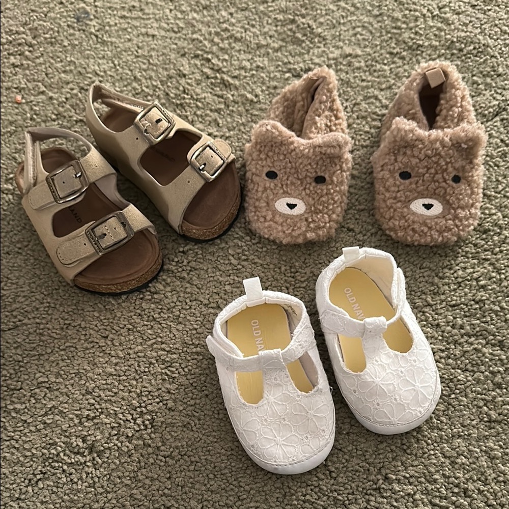 Old Navy White Baby Shoes